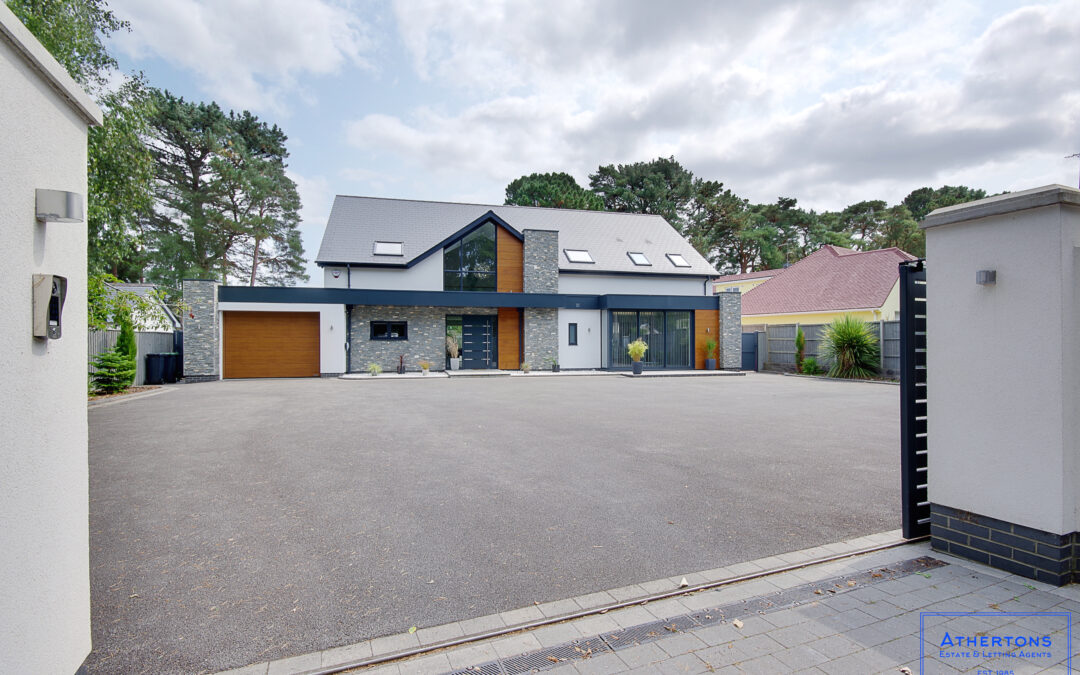 Golf Links Road, Ferndown